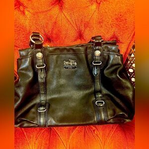 COACH Ladies  black purse/silver rings